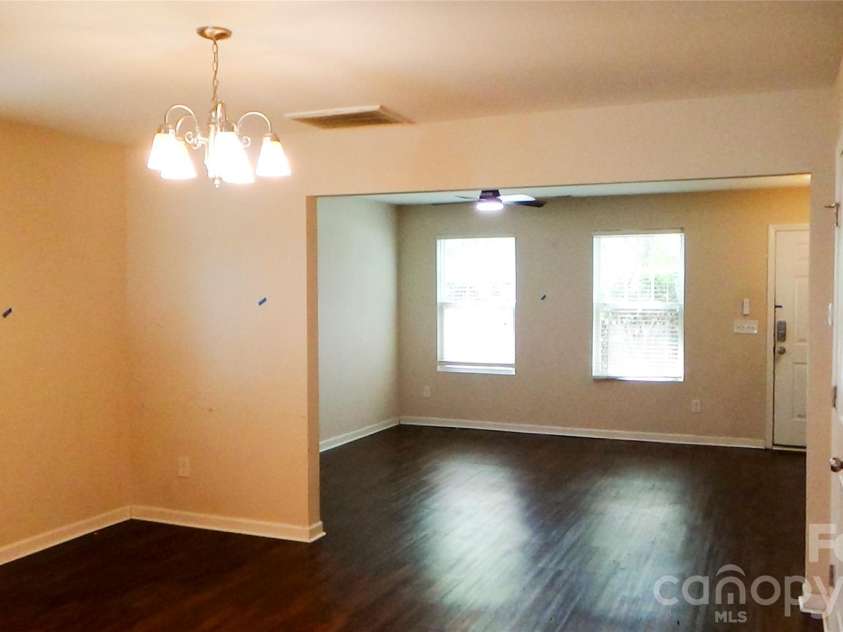 10738 Derryrush Drive, Charlotte, NC 28213.  MLS# CAR4421082, YatesRealty ID 49367. 