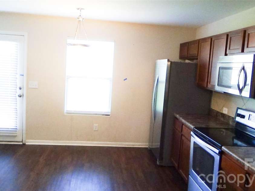 10738 Derryrush Drive, Charlotte, NC 28213.  MLS# CAR4421082, YatesRealty ID 49367. 