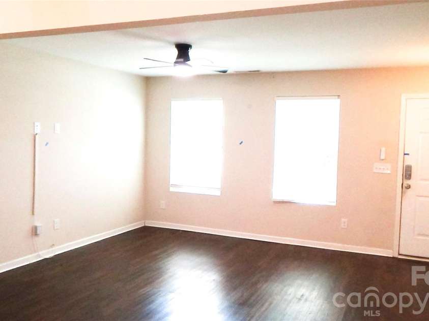 10738 Derryrush Drive, Charlotte, NC 28213.  MLS# CAR4421082, YatesRealty ID 49367. 