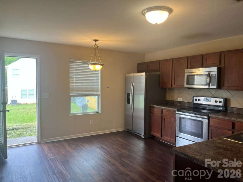 10738 Derryrush Drive, Charlotte, NC 28213.  MLS# CAR4421082, YatesRealty ID 49367. 