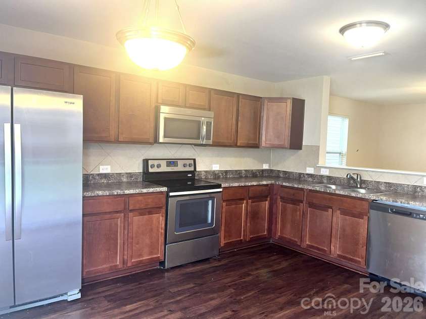 10738 Derryrush Drive, Charlotte, NC 28213.  MLS# CAR4421082, YatesRealty ID 49367. 