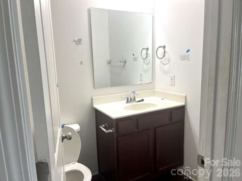 10738 Derryrush Drive, Charlotte, NC 28213.  MLS# CAR4421082, YatesRealty ID 49367. 