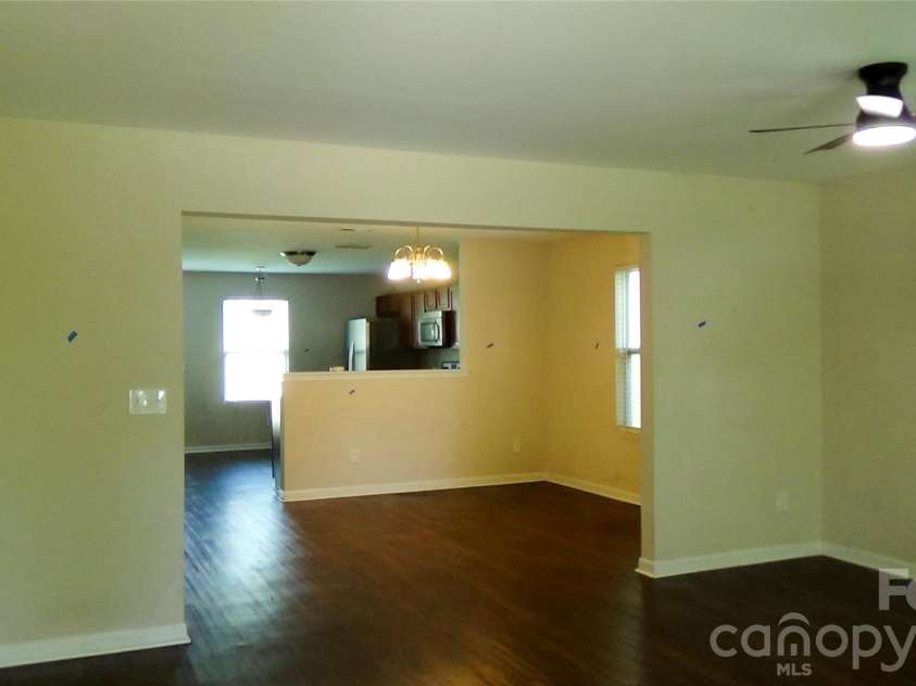 10738 Derryrush Drive, Charlotte, NC 28213.  MLS# CAR4421082, YatesRealty ID 49367. Large Open Rooms
