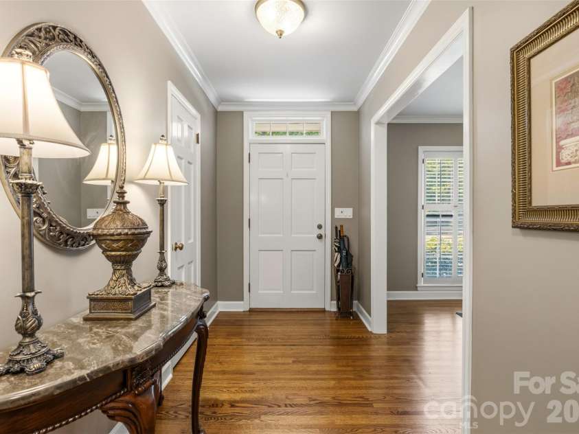 1009 Bearmore Drive, Charlotte, NC 28211.  MLS# CAR4421077, YatesRealty ID 49368. 