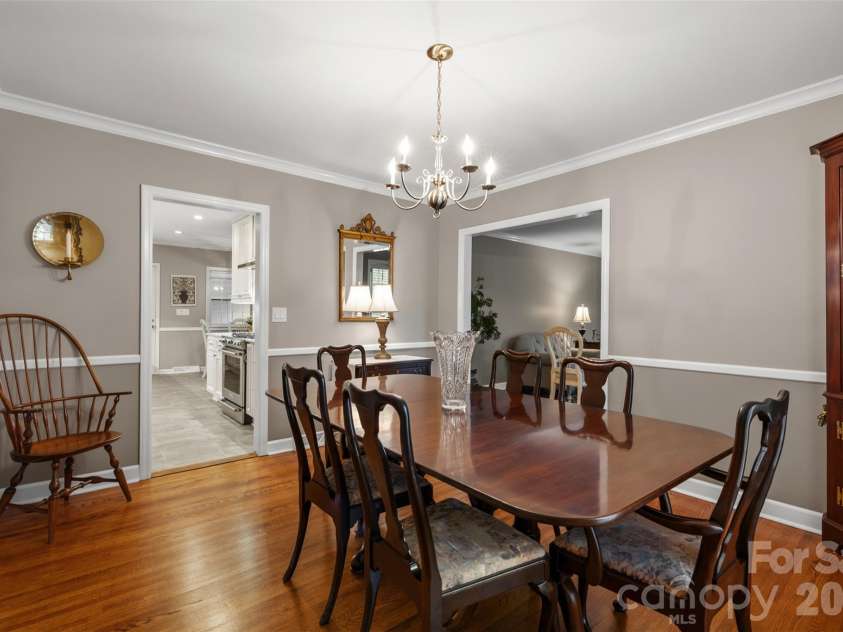 1009 Bearmore Drive, Charlotte, NC 28211.  MLS# CAR4421077, YatesRealty ID 49368. 