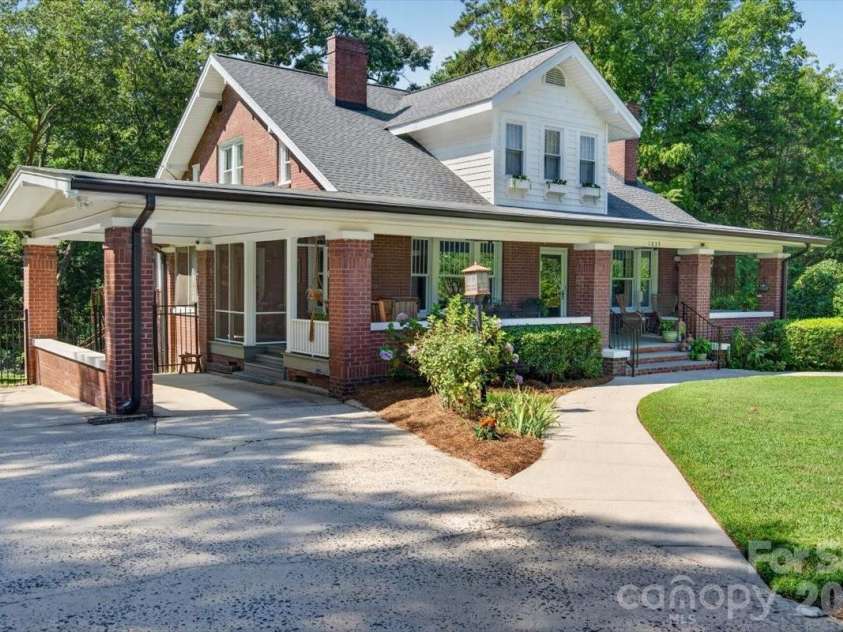 1035 Belvedere Avenue, Gastonia, NC 28054.  MLS# CAR4420440, YatesRealty ID 49369. 