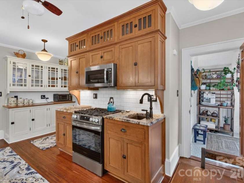 1035 Belvedere Avenue, Gastonia, NC 28054.  MLS# CAR4420440, YatesRealty ID 49369. 
