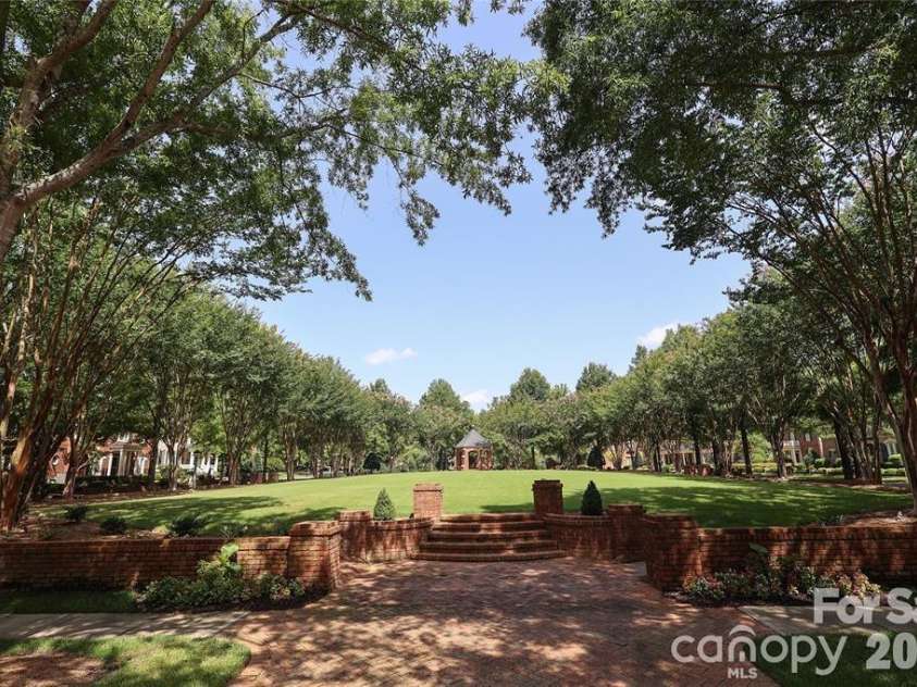 8820 Heydon Hall Circle, Charlotte, NC 28210.  MLS# CAR4420660, YatesRealty ID 49370. 