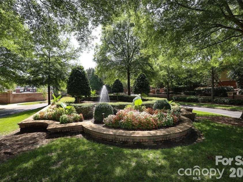 8820 Heydon Hall Circle, Charlotte, NC 28210.  MLS# CAR4420660, YatesRealty ID 49370. 