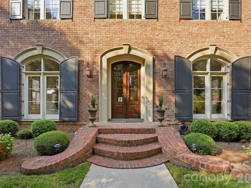 8820 Heydon Hall Circle, Charlotte, NC 28210.  MLS# CAR4420660, YatesRealty ID 49370. 