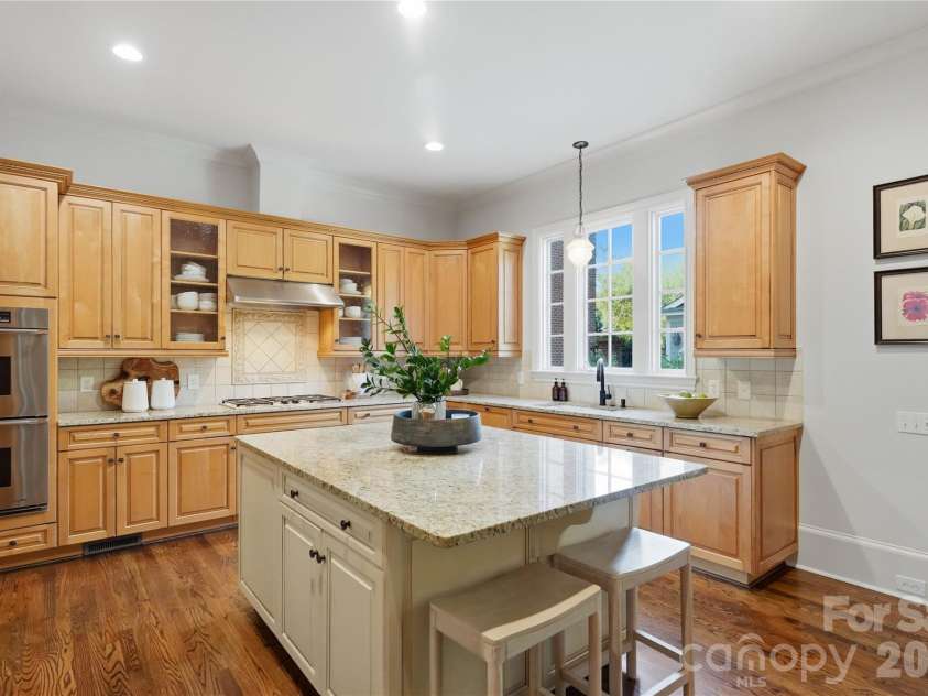 8820 Heydon Hall Circle, Charlotte, NC 28210.  MLS# CAR4420660, YatesRealty ID 49370. 