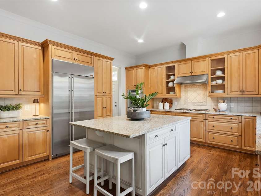 8820 Heydon Hall Circle, Charlotte, NC 28210.  MLS# CAR4420660, YatesRealty ID 49370. 