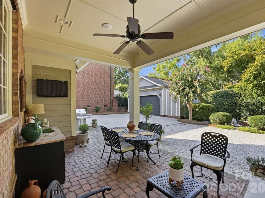 8820 Heydon Hall Circle, Charlotte, NC 28210.  MLS# CAR4420660, YatesRealty ID 49370. 