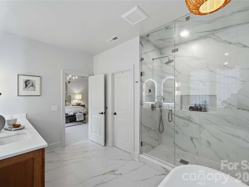 8820 Heydon Hall Circle, Charlotte, NC 28210.  MLS# CAR4420660, YatesRealty ID 49370. 