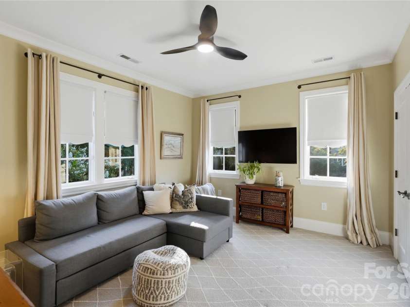 8820 Heydon Hall Circle, Charlotte, NC 28210.  MLS# CAR4420660, YatesRealty ID 49370. 