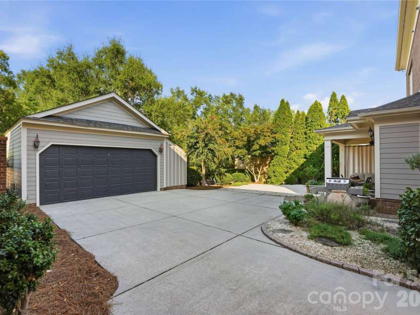8820 Heydon Hall Circle, Charlotte, NC 28210.  MLS# CAR4420660, YatesRealty ID 49370. 
