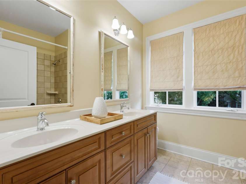 8820 Heydon Hall Circle, Charlotte, NC 28210.  MLS# CAR4420660, YatesRealty ID 49370. 