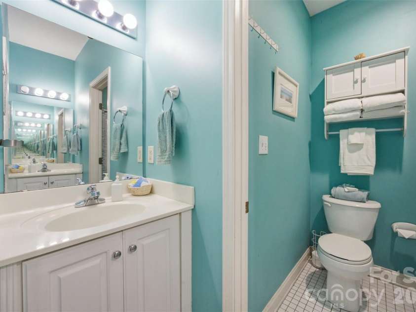 401 Armstrong Drive, Belmont, NC 28012.  MLS# CAR4420913, YatesRealty ID 49372. 2nd full bath