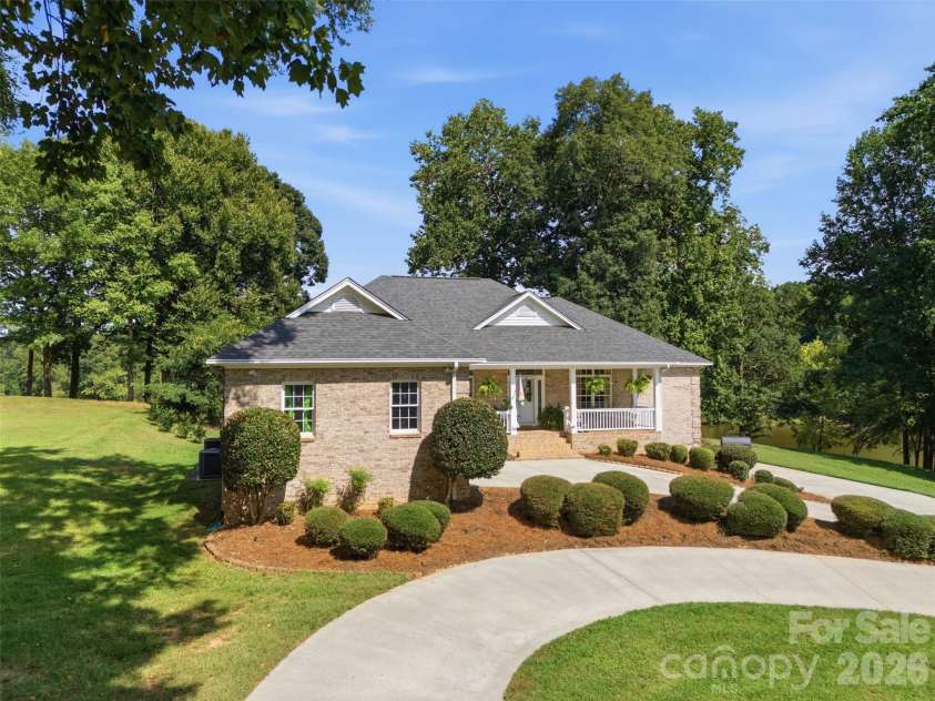 401 Armstrong Drive, Belmont, NC 28012.  MLS# CAR4420913, YatesRealty ID 49372. 