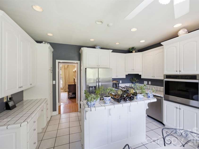 401 Armstrong Drive, Belmont, NC 28012.  MLS# CAR4420913, YatesRealty ID 49372. 