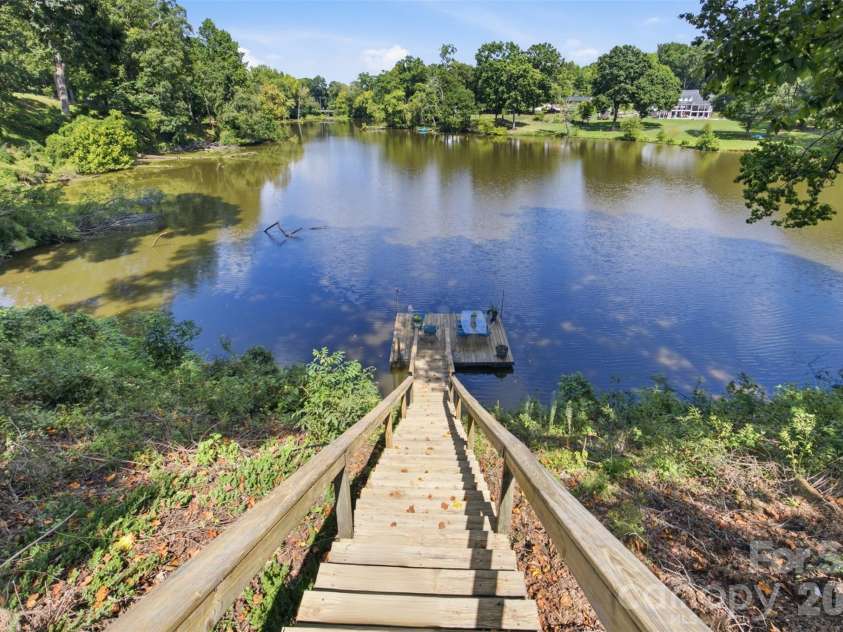 401 Armstrong Drive, Belmont, NC 28012.  MLS# CAR4420913, YatesRealty ID 49372. 