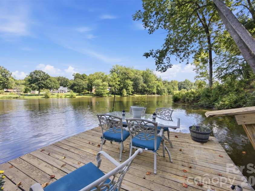 401 Armstrong Drive, Belmont, NC 28012.  MLS# CAR4420913, YatesRealty ID 49372. 