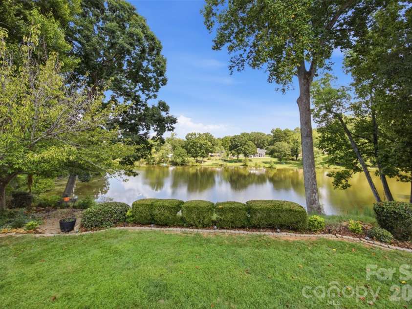 401 Armstrong Drive, Belmont, NC 28012.  MLS# CAR4420913, YatesRealty ID 49372. 