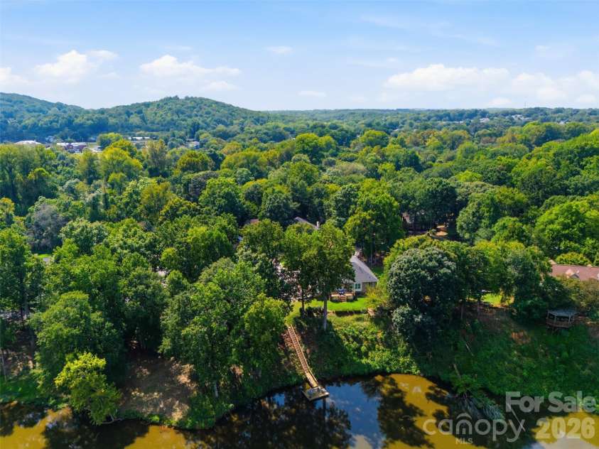 401 Armstrong Drive, Belmont, NC 28012.  MLS# CAR4420913, YatesRealty ID 49372. 