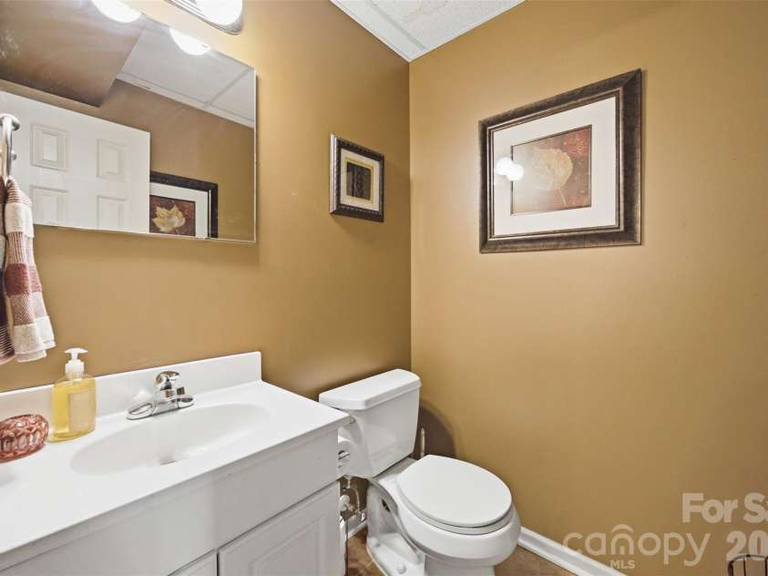 401 Armstrong Drive, Belmont, NC 28012.  MLS# CAR4420913, YatesRealty ID 49372. Half Bath in Basement