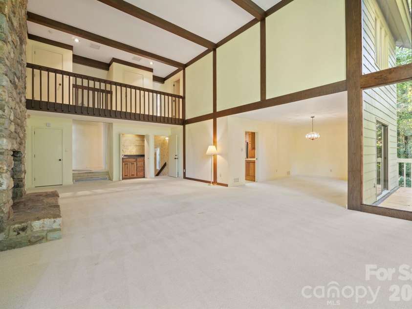 955 19th Avenue, Hickory, NC 28601.  MLS# CAR4420460, YatesRealty ID 49373. 