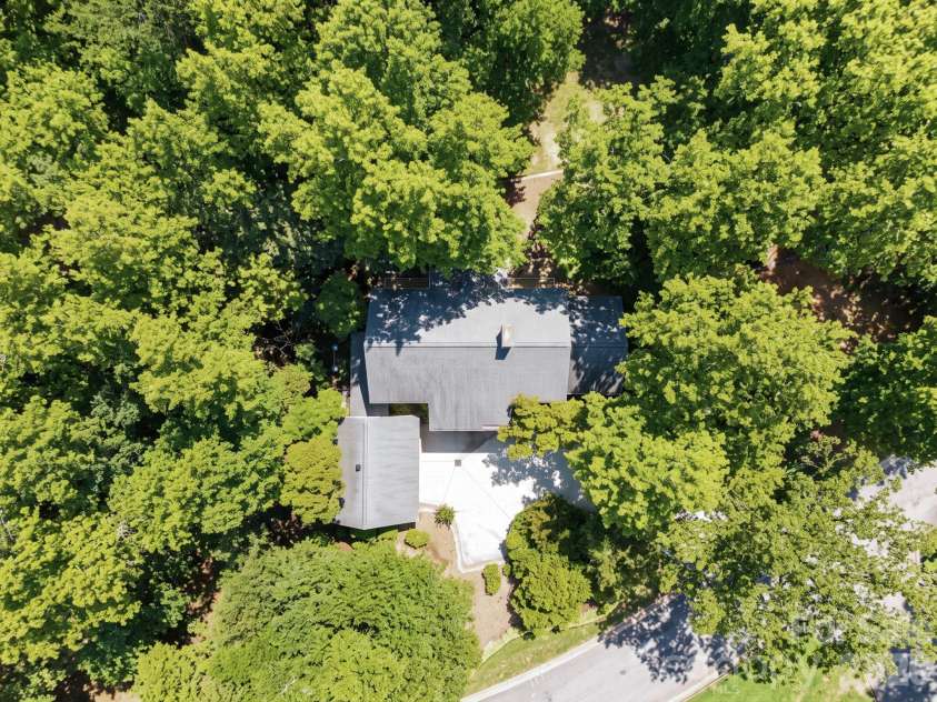 955 19th Avenue, Hickory, NC 28601.  MLS# CAR4420460, YatesRealty ID 49373. 