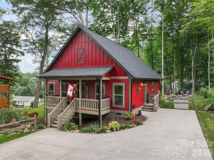 545 Twinbrook Lane, Maggie Valley, NC 28751.  MLS# CAR4418953, YatesRealty ID 49374. 