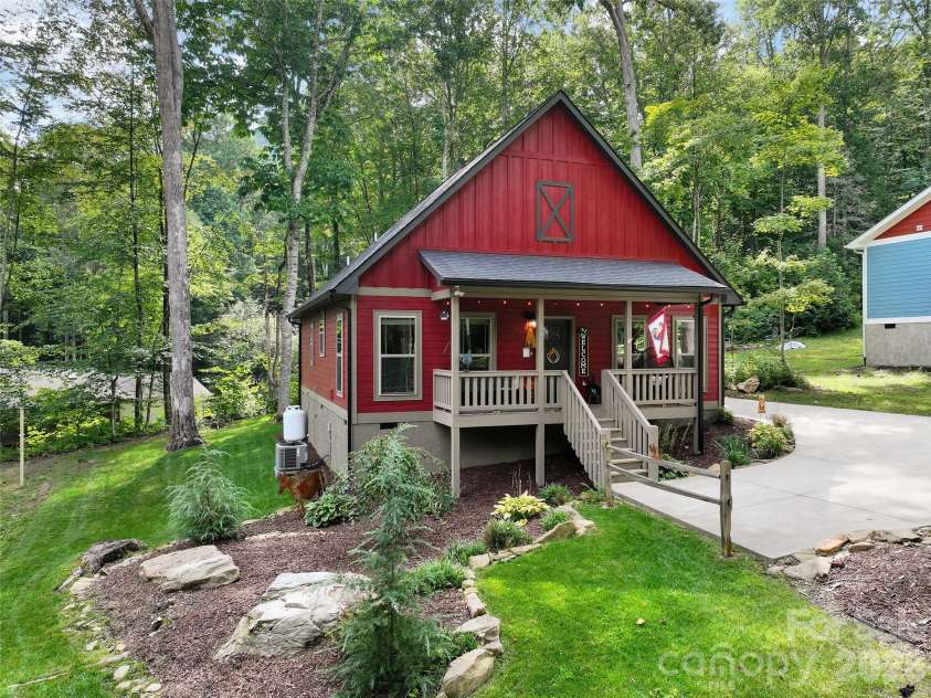 545 Twinbrook Lane, Maggie Valley, NC 28751.  MLS# CAR4418953, YatesRealty ID 49374. 
