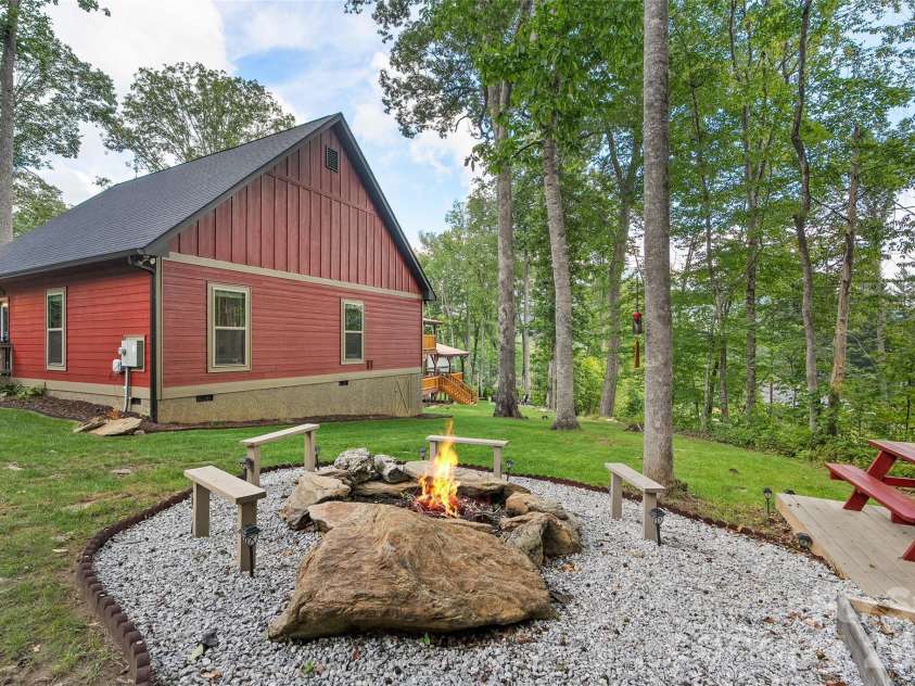 545 Twinbrook Lane, Maggie Valley, NC 28751.  MLS# CAR4418953, YatesRealty ID 49374. 