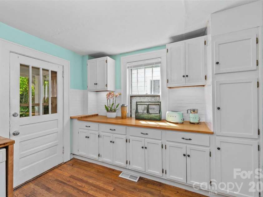 57 Conestee Street, Asheville, NC 28801.  MLS# CAR4419904, YatesRealty ID 49375. 