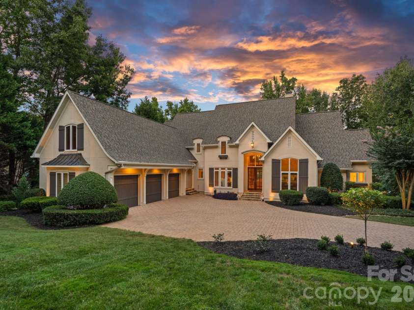177 Great Point Drive, Mooresville, NC 28117.  MLS# CAR4419251, YatesRealty ID 49376. 