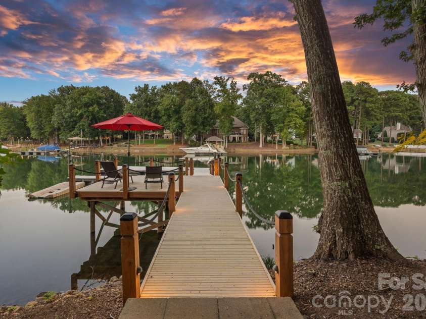 177 Great Point Drive, Mooresville, NC 28117.  MLS# CAR4419251, YatesRealty ID 49376. 