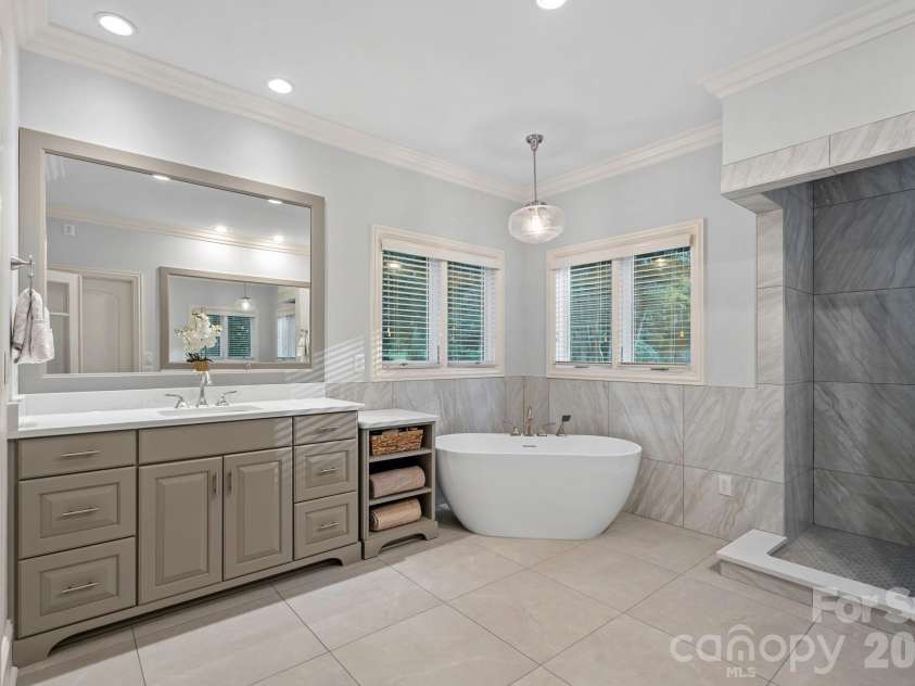 177 Great Point Drive, Mooresville, NC 28117.  MLS# CAR4419251, YatesRealty ID 49376. 