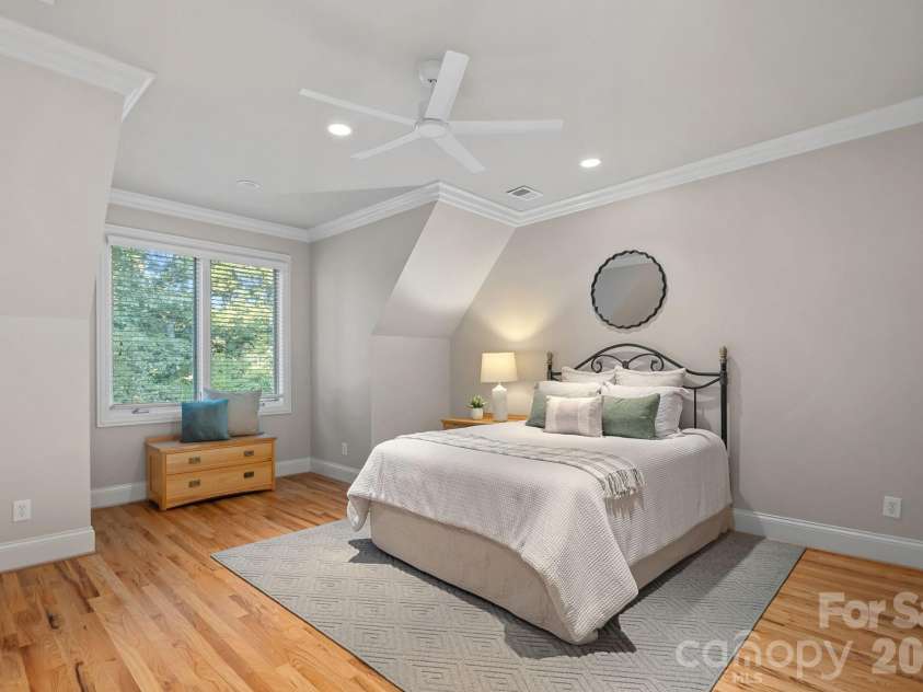 177 Great Point Drive, Mooresville, NC 28117.  MLS# CAR4419251, YatesRealty ID 49376. 