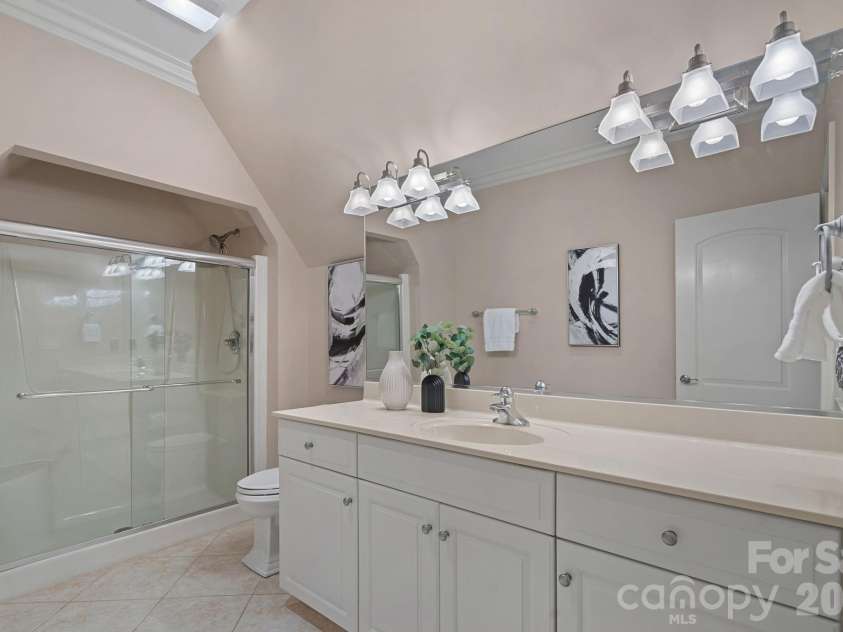 177 Great Point Drive, Mooresville, NC 28117.  MLS# CAR4419251, YatesRealty ID 49376. 