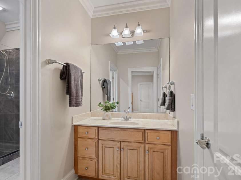 177 Great Point Drive, Mooresville, NC 28117.  MLS# CAR4419251, YatesRealty ID 49376. 