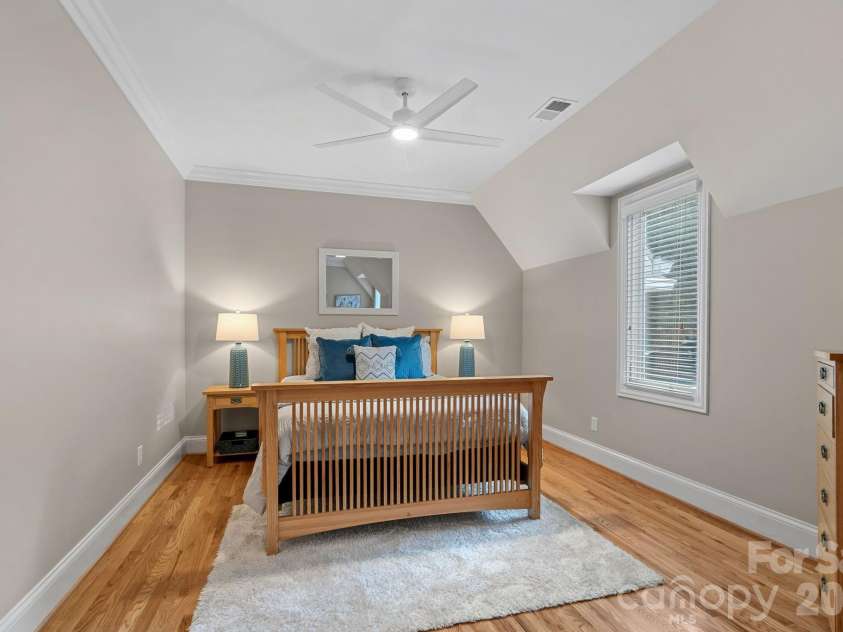 177 Great Point Drive, Mooresville, NC 28117.  MLS# CAR4419251, YatesRealty ID 49376. 