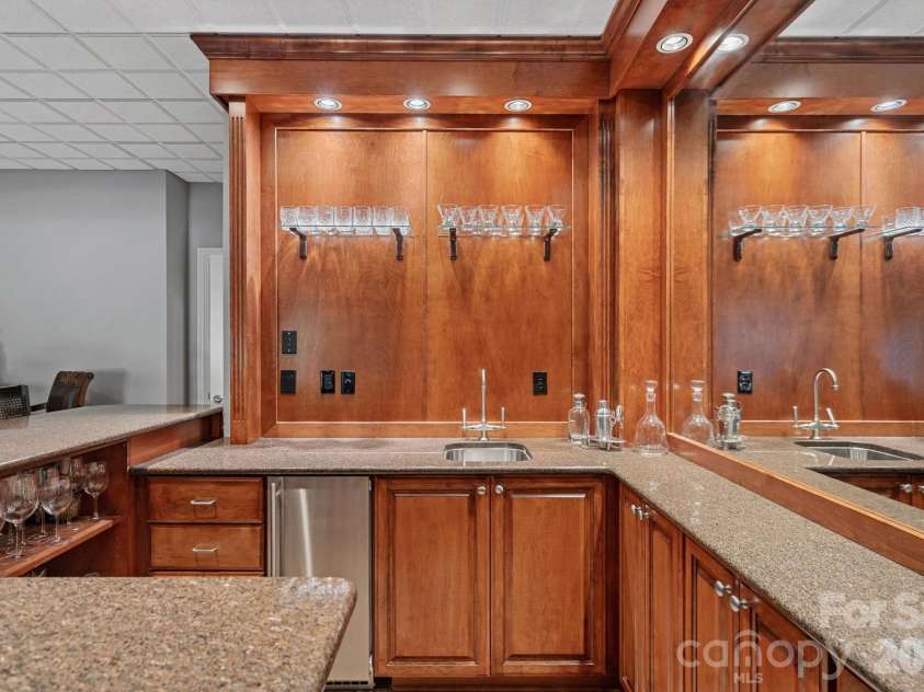 177 Great Point Drive, Mooresville, NC 28117.  MLS# CAR4419251, YatesRealty ID 49376. 