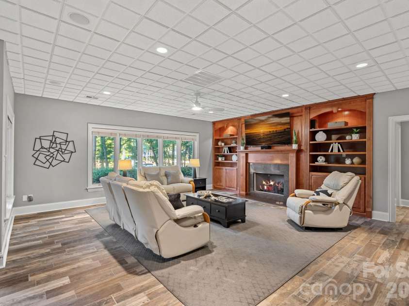 177 Great Point Drive, Mooresville, NC 28117.  MLS# CAR4419251, YatesRealty ID 49376. 