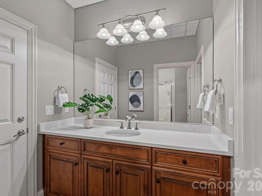 177 Great Point Drive, Mooresville, NC 28117.  MLS# CAR4419251, YatesRealty ID 49376. 