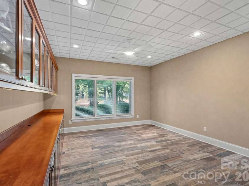 177 Great Point Drive, Mooresville, NC 28117.  MLS# CAR4419251, YatesRealty ID 49376. 