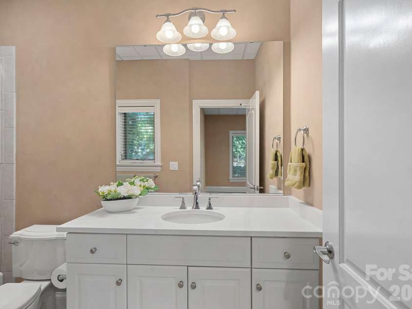177 Great Point Drive, Mooresville, NC 28117.  MLS# CAR4419251, YatesRealty ID 49376. 