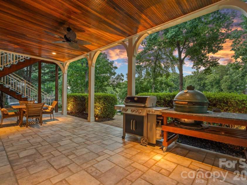 177 Great Point Drive, Mooresville, NC 28117.  MLS# CAR4419251, YatesRealty ID 49376. 