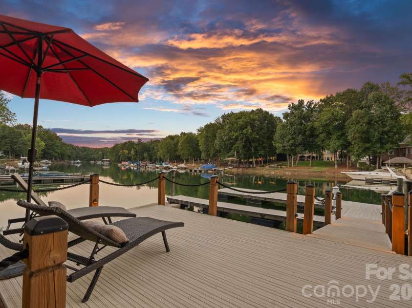 177 Great Point Drive, Mooresville, NC 28117.  MLS# CAR4419251, YatesRealty ID 49376. 