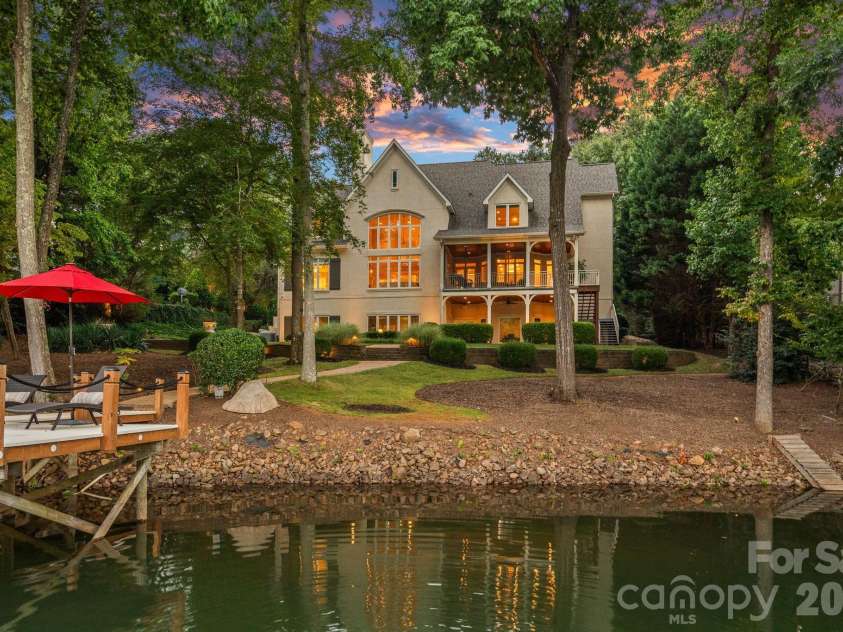 177 Great Point Drive, Mooresville, NC 28117.  MLS# CAR4419251, YatesRealty ID 49376. 